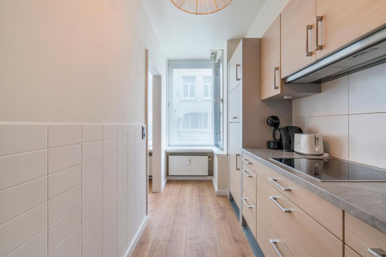 Ruim En Warm Appartement In De Winkelstraat Van Oostende Exterior photo